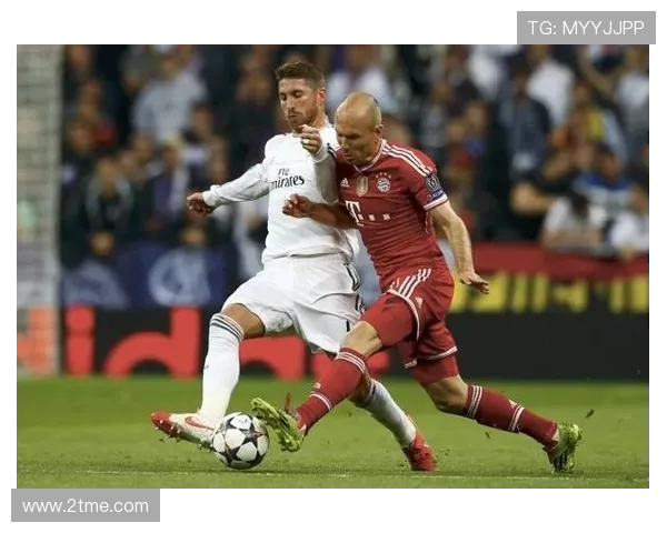 罗本回归安联球场晒自拍照重温辉煌时刻球迷纷纷感叹岁月如歌